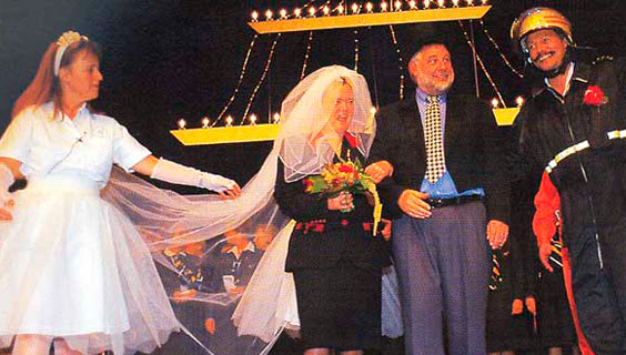 FOAs 1. ordinære kongres hvor Margit Vognsen (formand for HAF) og Poul Winckler (formand for DKA) bliver "gift"